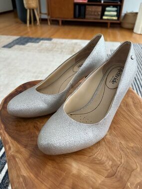 Life Stride Silver Glitter Round-Toe Pumps with Low Heel